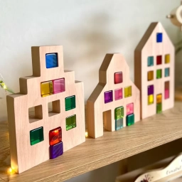 JUEGO DE CASAS CON MADERA CON  CUBOS